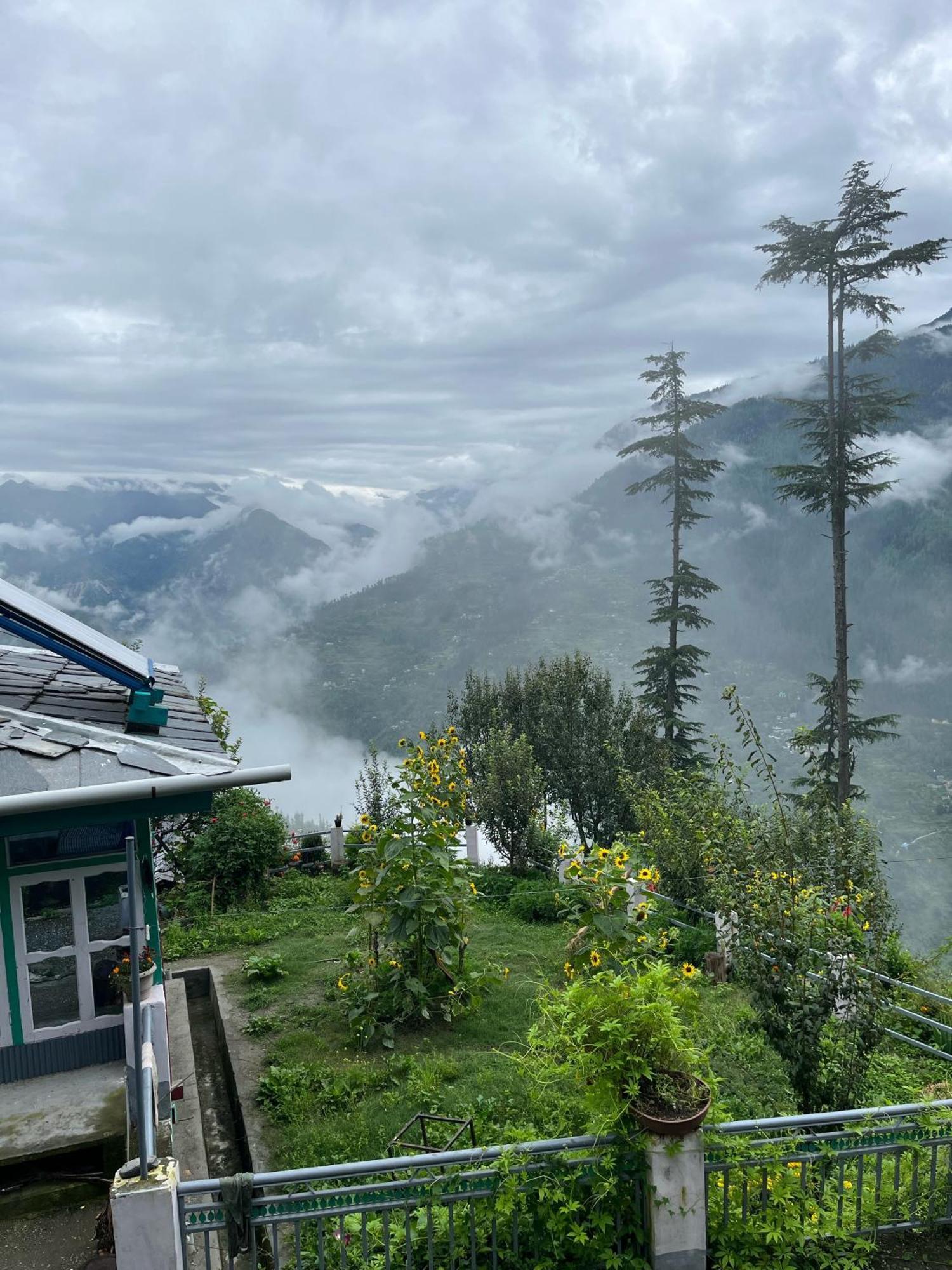 Hotel Mountain Eyrie Banjār Zewnętrze zdjęcie