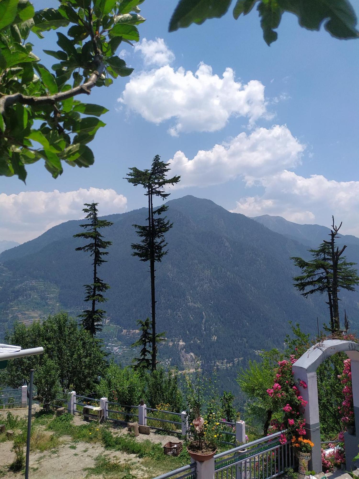 Hotel Mountain Eyrie Banjār Zewnętrze zdjęcie